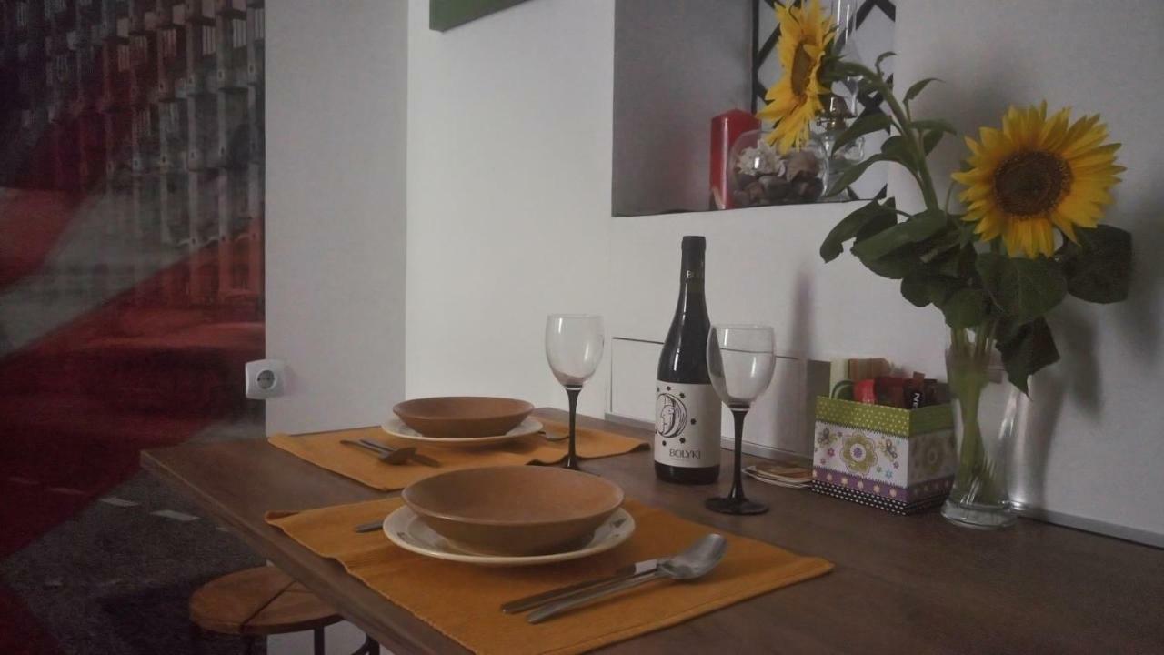 Sunflower Apartment บูดาเปสต์ ภายนอก รูปภาพ